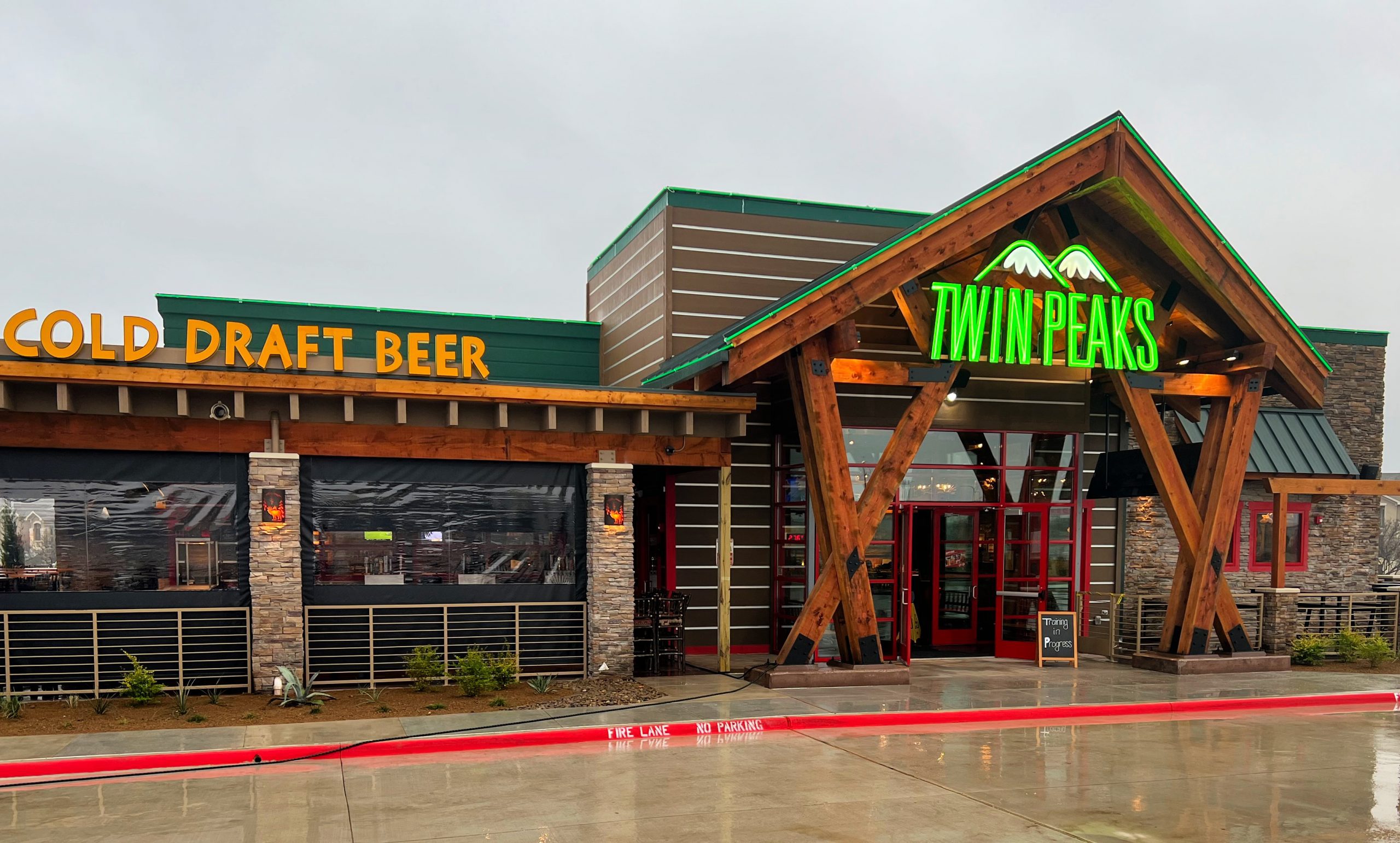 https://d3n2401vhvcfv5.cloudfront.net/_images/company/twin peaks/1743542228079-TX-Speedway-scaled.jpg